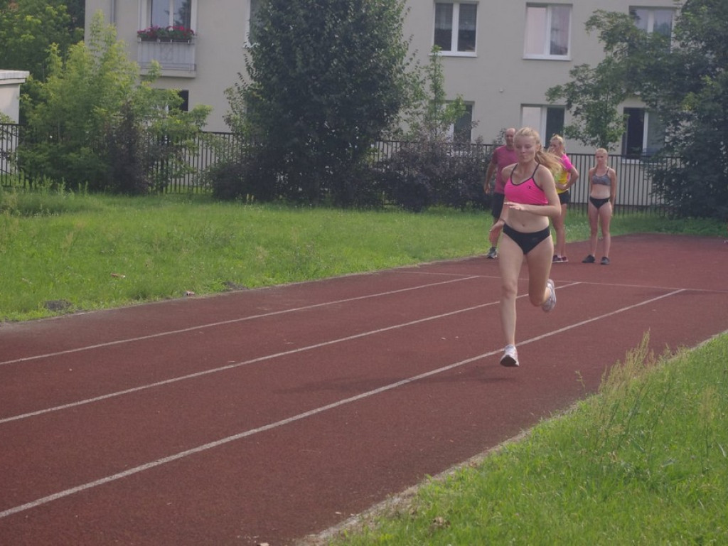 Lekkoatleci Unii Hrubieszów ze sponsorem i na obozie sportowym - ZDJĘCIA