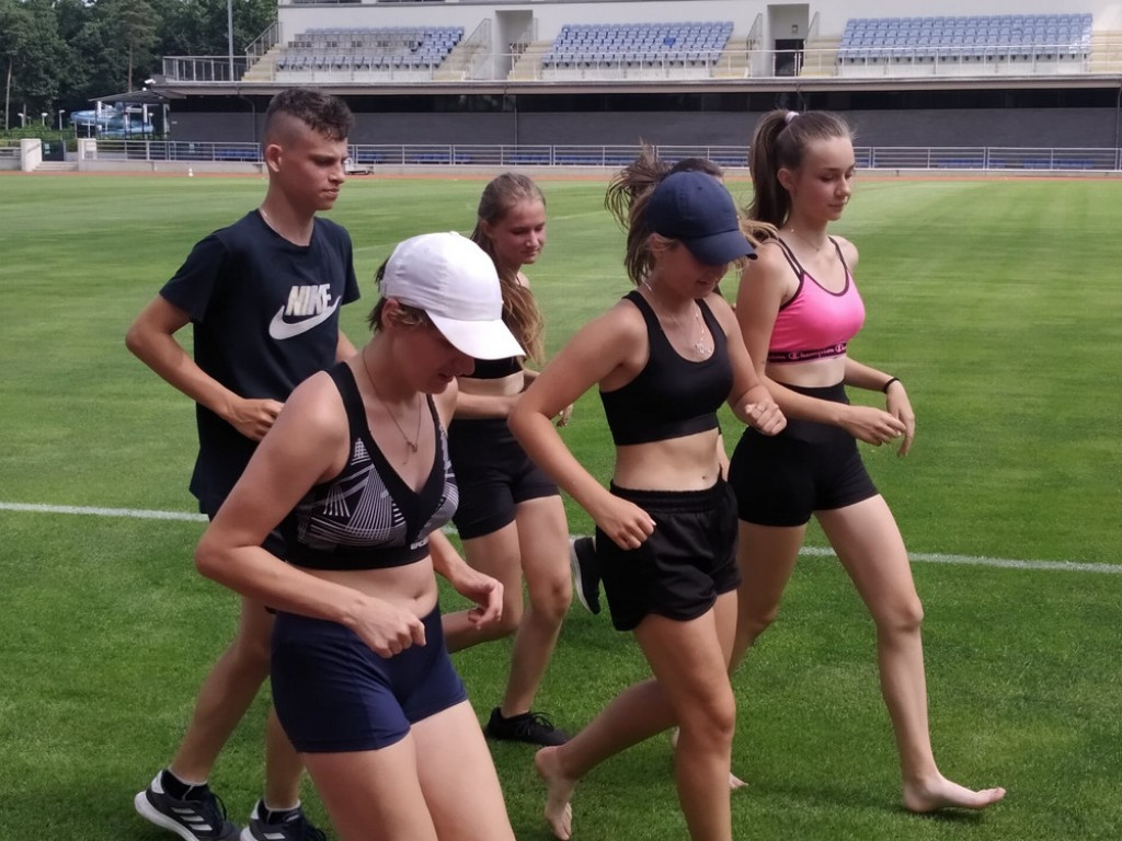 Lekkoatleci Unii Hrubieszów ze sponsorem i na obozie sportowym - ZDJĘCIA