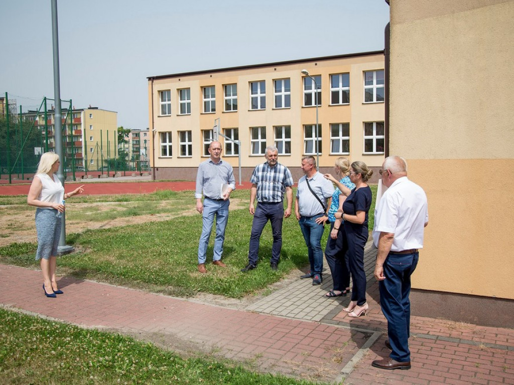 Wkrótce ruszy budowa nowej sali gimnastycznej przy Jedynce - ZDJĘCIA