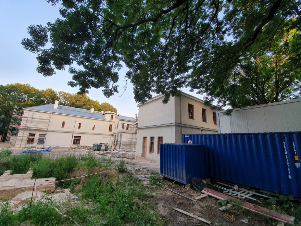 Hrubieszów: Remont budynku Syndykatu Rolniczego c.d. - ZDJĘCIA