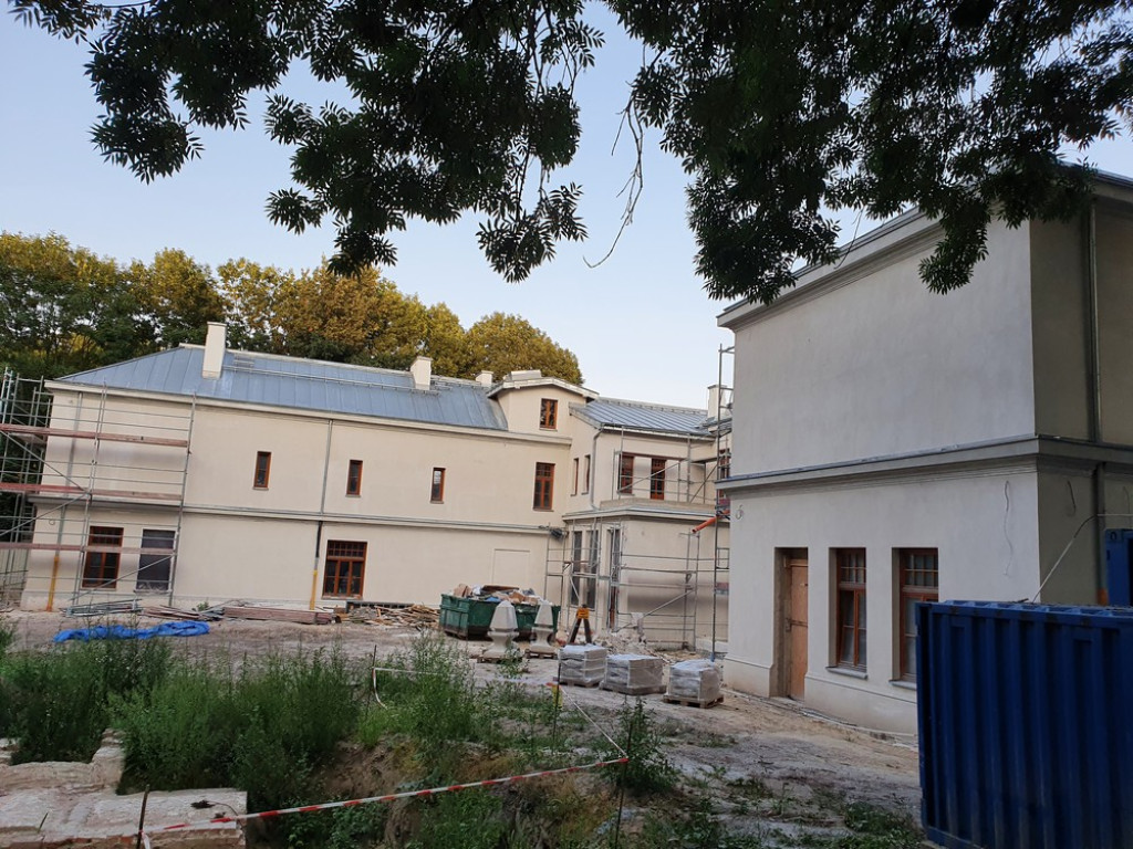 Hrubieszów: Remont budynku Syndykatu Rolniczego c.d. - ZDJĘCIA