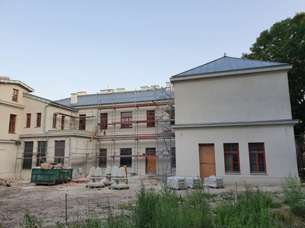 Hrubieszów: Remont budynku Syndykatu Rolniczego c.d. - ZDJĘCIA