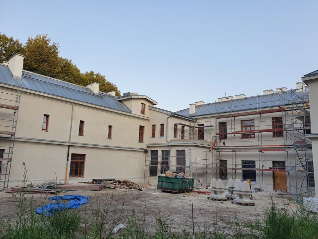 Hrubieszów: Remont budynku Syndykatu Rolniczego c.d. - ZDJĘCIA