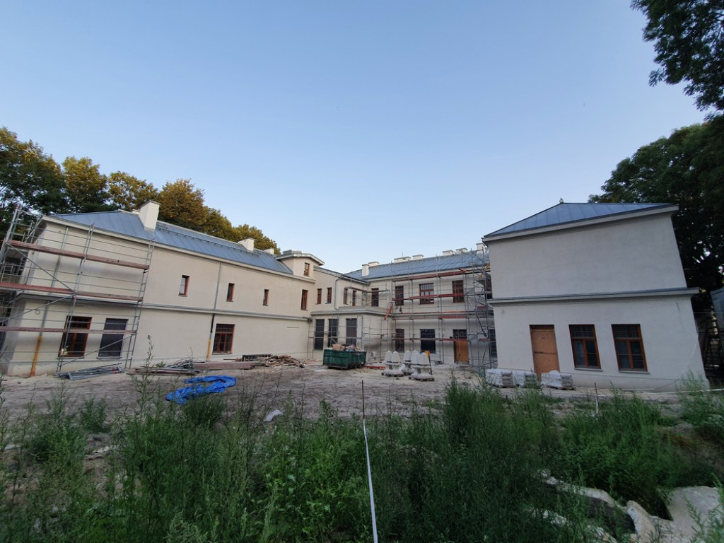 Hrubieszów: Remont budynku Syndykatu Rolniczego c.d. - ZDJĘCIA
