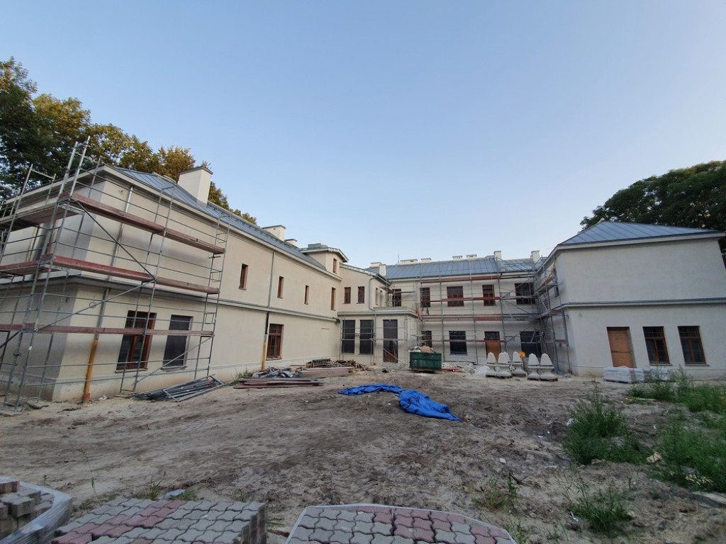 Hrubieszów: Remont budynku Syndykatu Rolniczego c.d. - ZDJĘCIA