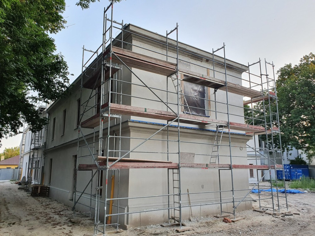 Hrubieszów: Remont budynku Syndykatu Rolniczego c.d. - ZDJĘCIA