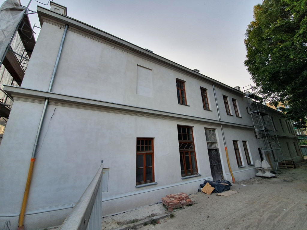 Hrubieszów: Remont budynku Syndykatu Rolniczego c.d. - ZDJĘCIA