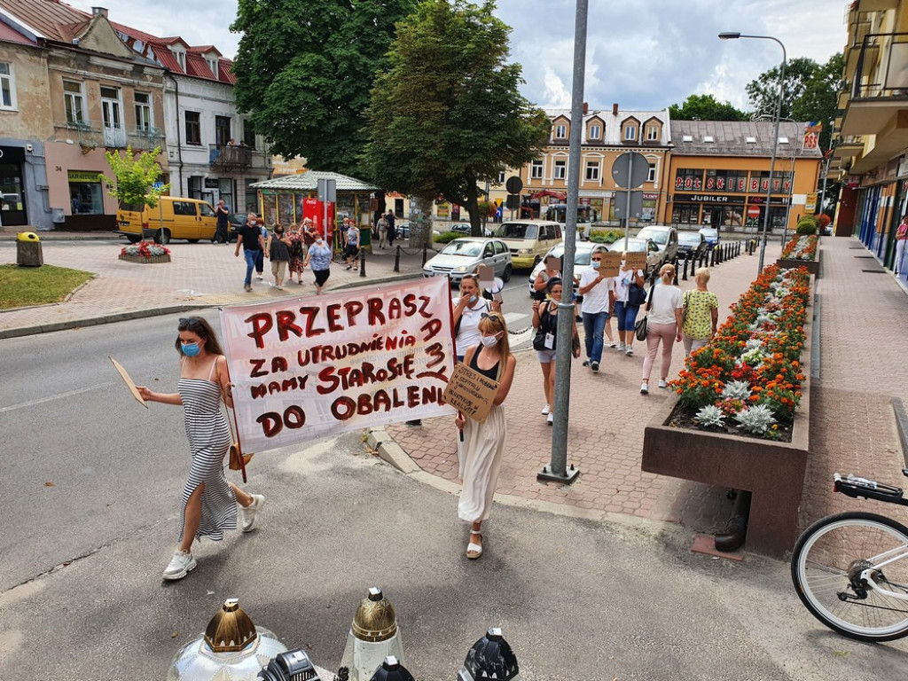 Hrubieszów: Manifestacja przeciwko działaniom zarządu powiatu - ZDJĘCIA, WIDEO