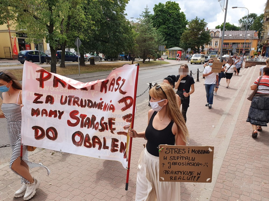 Hrubieszów: Manifestacja przeciwko działaniom zarządu powiatu - ZDJĘCIA, WIDEO