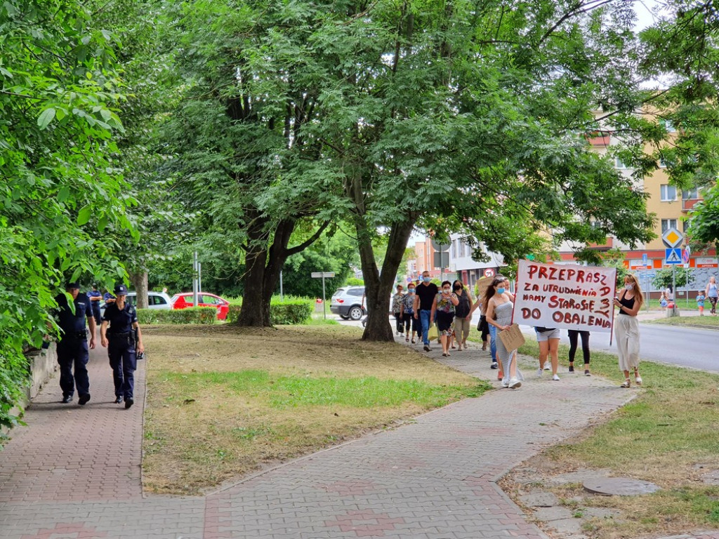 Hrubieszów: Manifestacja przeciwko działaniom zarządu powiatu - ZDJĘCIA, WIDEO