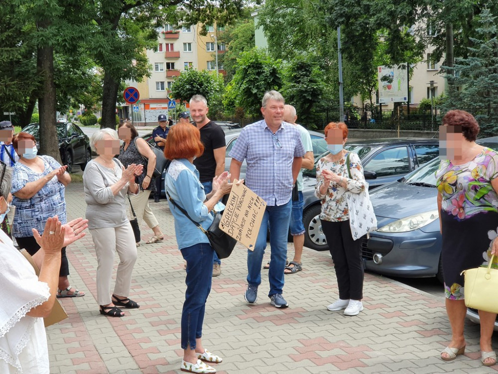 Hrubieszów: Manifestacja przeciwko działaniom zarządu powiatu - ZDJĘCIA, WIDEO