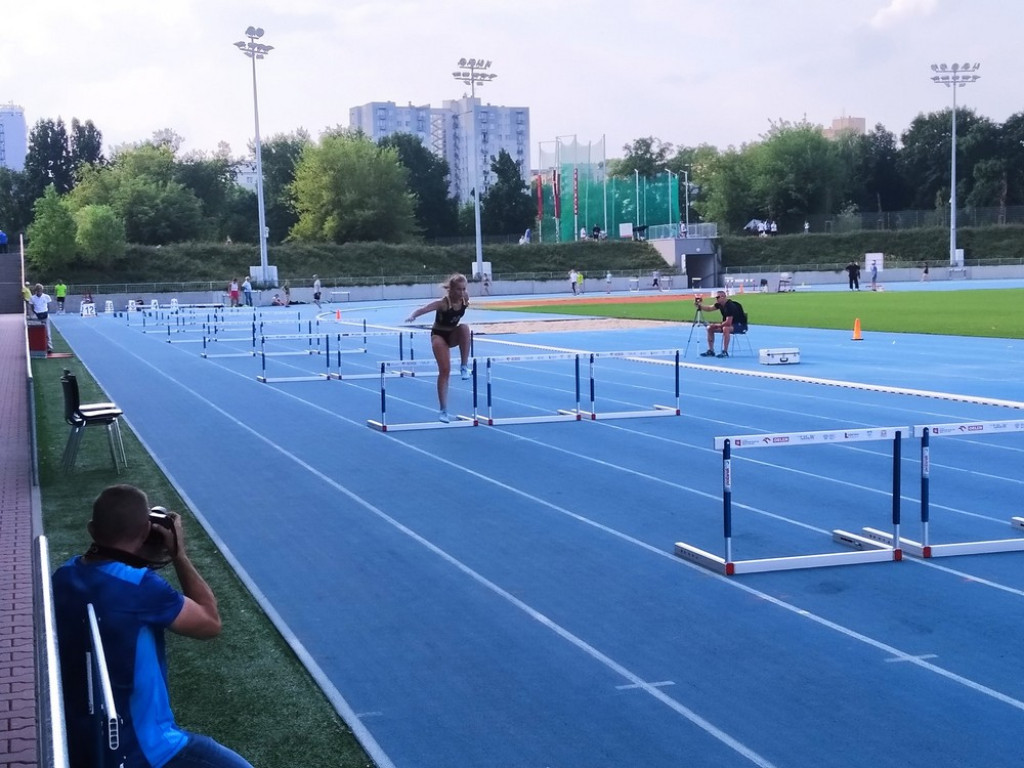 Osiem medali lekkoatletów Unii w Mistrzostwach Województwa U18 - ZDJĘCIA