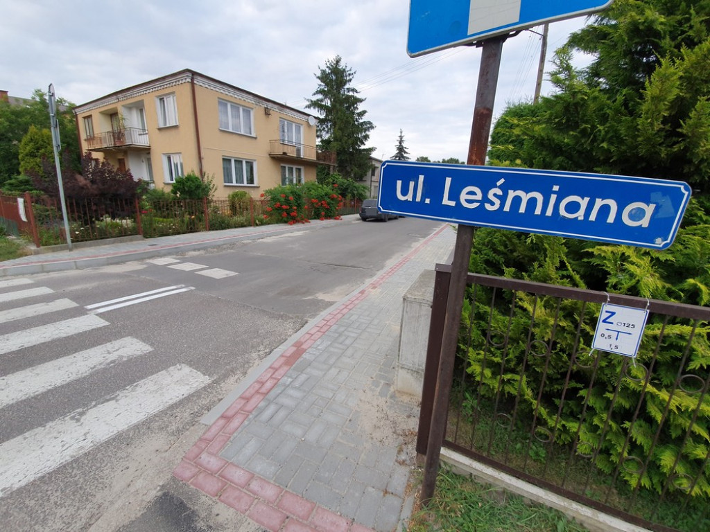 Hrubieszów: Nowe chodniki na Leśmiana - ZDJĘCIA