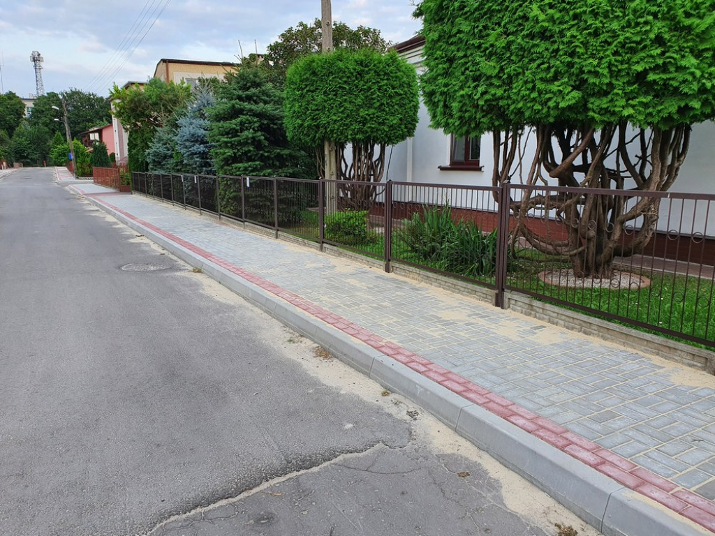 Hrubieszów: Nowe chodniki na Leśmiana - ZDJĘCIA