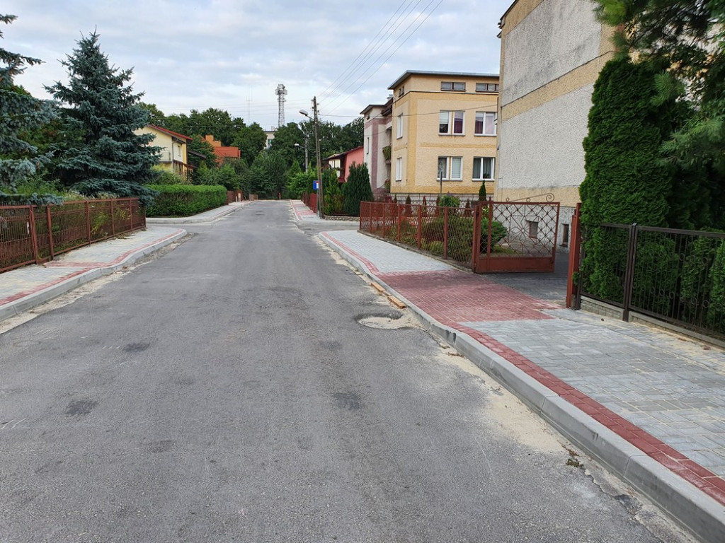 Hrubieszów: Nowe chodniki na Leśmiana - ZDJĘCIA
