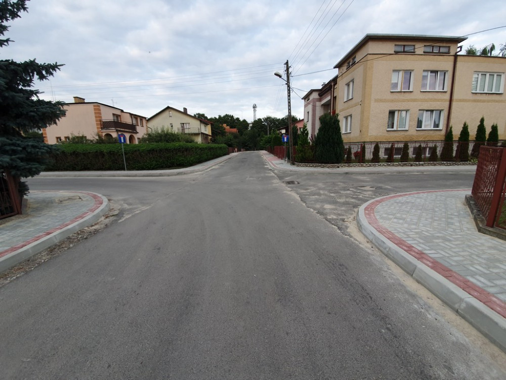 Hrubieszów: Nowe chodniki na Leśmiana - ZDJĘCIA