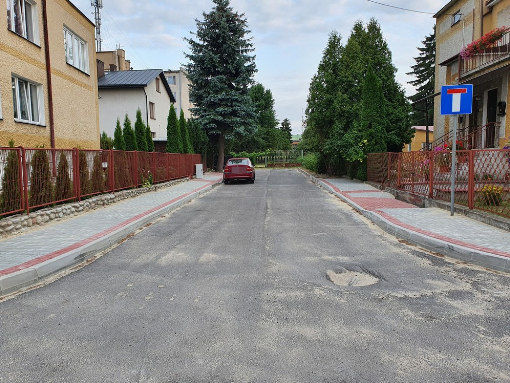 Hrubieszów: Nowe chodniki na Leśmiana - ZDJĘCIA