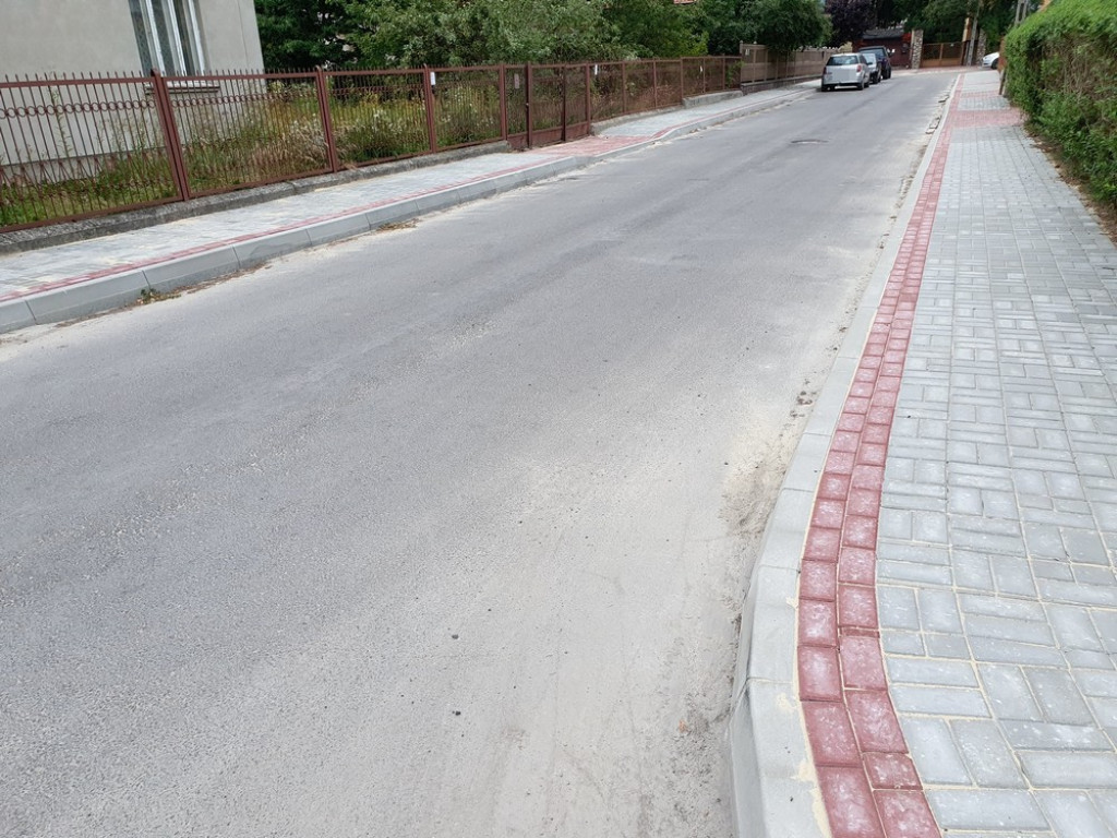 Hrubieszów: Nowe chodniki na Leśmiana - ZDJĘCIA