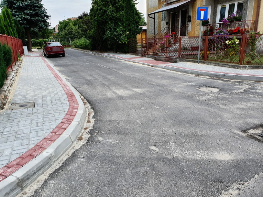 Hrubieszów: Nowe chodniki na Leśmiana - ZDJĘCIA