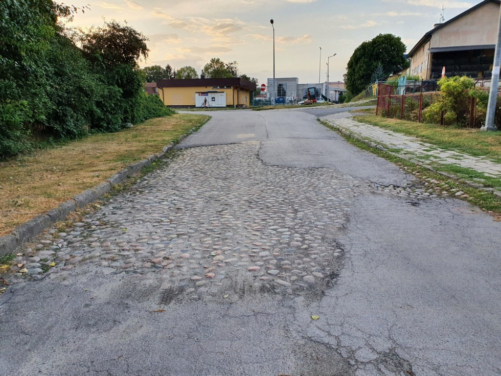 Hrubieszów: Wkrótce ruszy budowa drogi dojazdowej do basenu - ZDJĘCIA