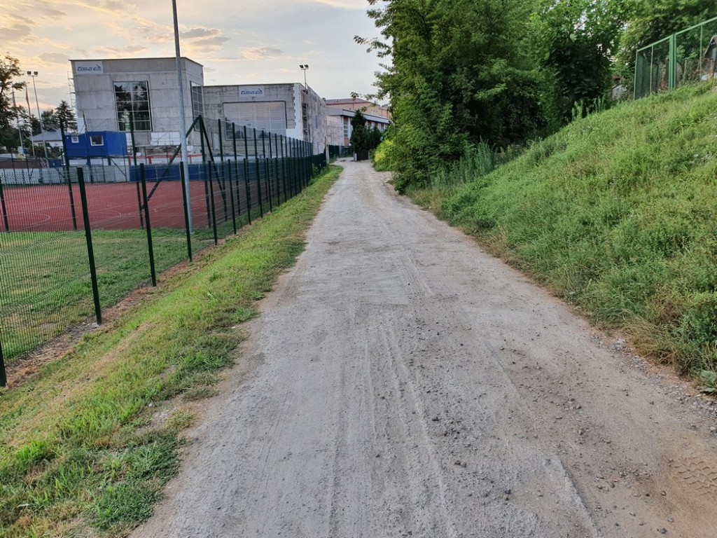 Hrubieszów: Wkrótce ruszy budowa drogi dojazdowej do basenu - ZDJĘCIA