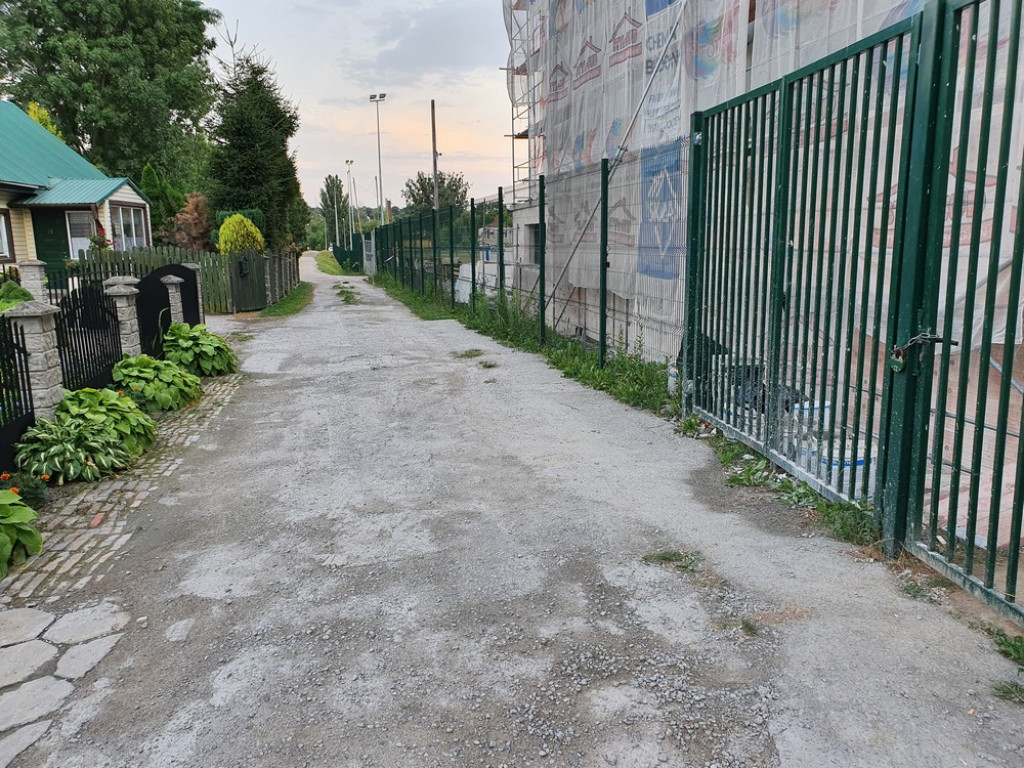 Hrubieszów: Wkrótce ruszy budowa drogi dojazdowej do basenu - ZDJĘCIA