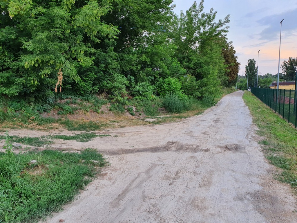 Hrubieszów: Wkrótce ruszy budowa drogi dojazdowej do basenu - ZDJĘCIA