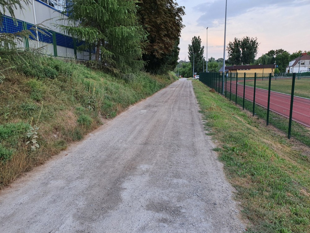 Hrubieszów: Wkrótce ruszy budowa drogi dojazdowej do basenu - ZDJĘCIA