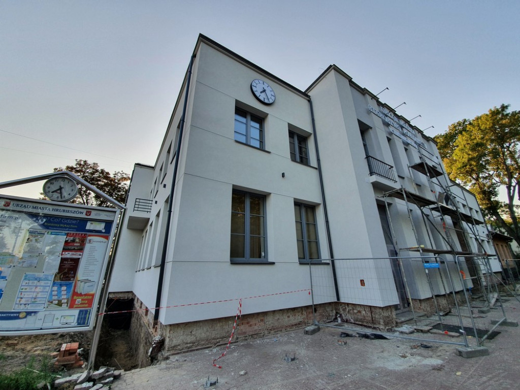 Hrubieszów: Tak wygląda odnawiany budynek Urzędu Miasta - ZDJĘCIA
