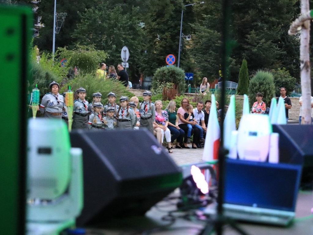 Hrubieszów: Rocznica Powstania Warszawskiego - koncert zespołu Hubal - ZDJECIA, WIDEO