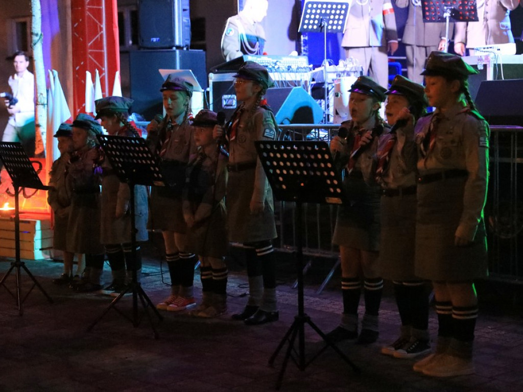 Hrubieszów: Rocznica Powstania Warszawskiego - koncert zespołu Hubal - ZDJECIA, WIDEO