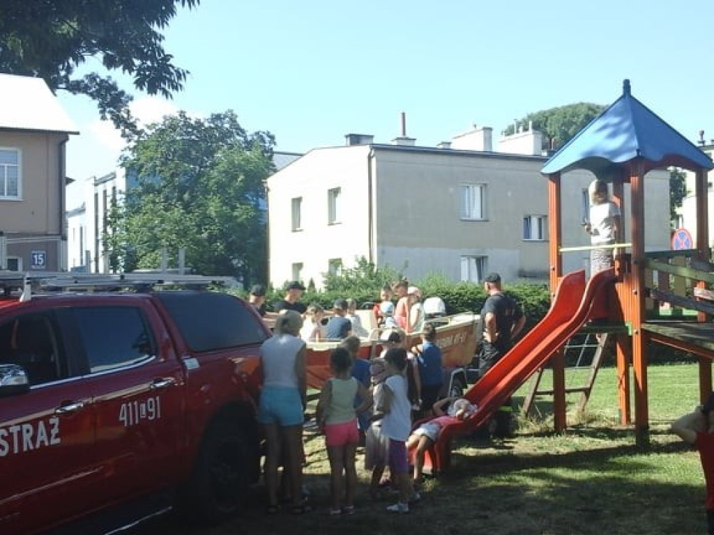 Hrubieszów: Strażacy w Przedszkolu nr 2 - ZDJĘCIA