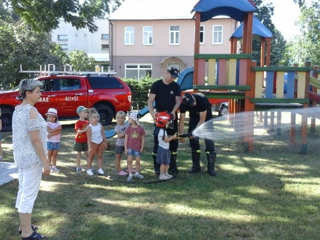 Hrubieszów: Strażacy w Przedszkolu nr 2 - ZDJĘCIA