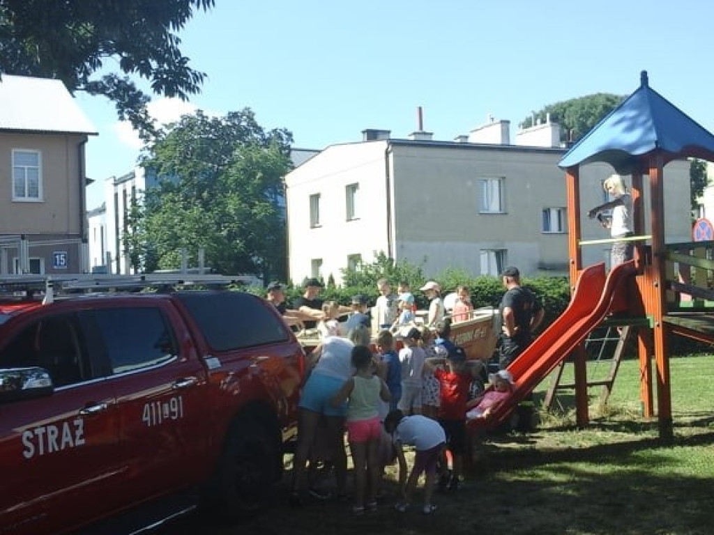 Hrubieszów: Strażacy w Przedszkolu nr 2 - ZDJĘCIA