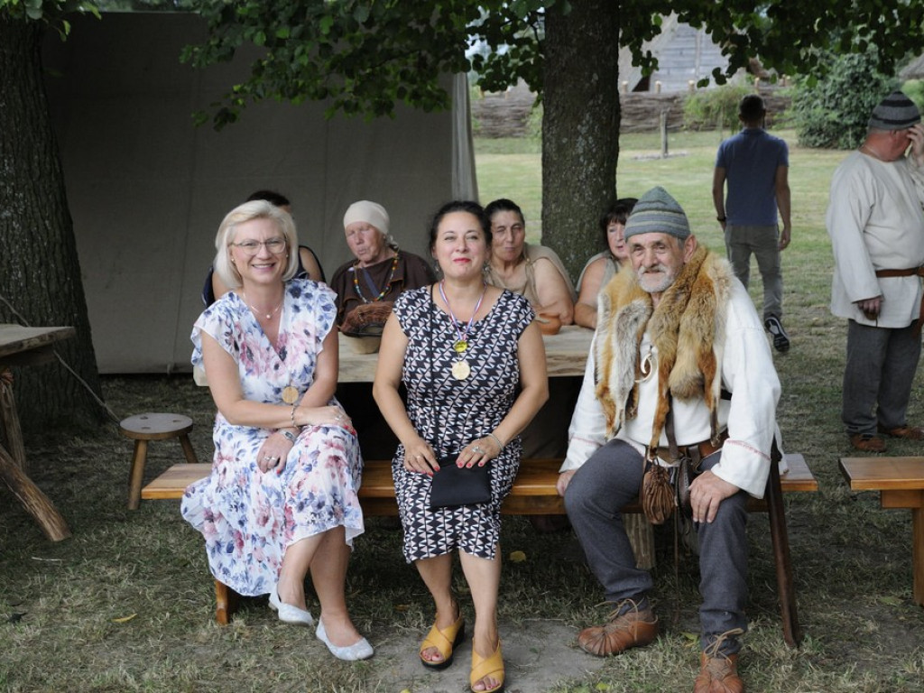 Archeologiczny piknik rodzinny w Kotorowie - ZDJĘCIA