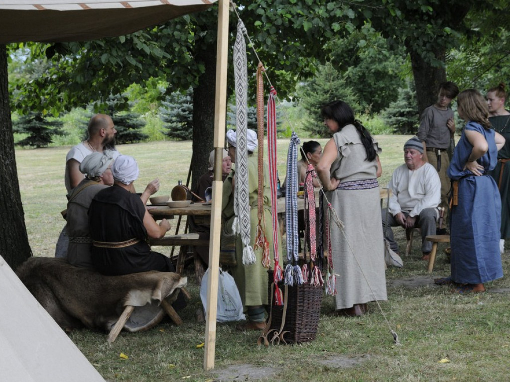 Archeologiczny piknik rodzinny w Kotorowie - ZDJĘCIA