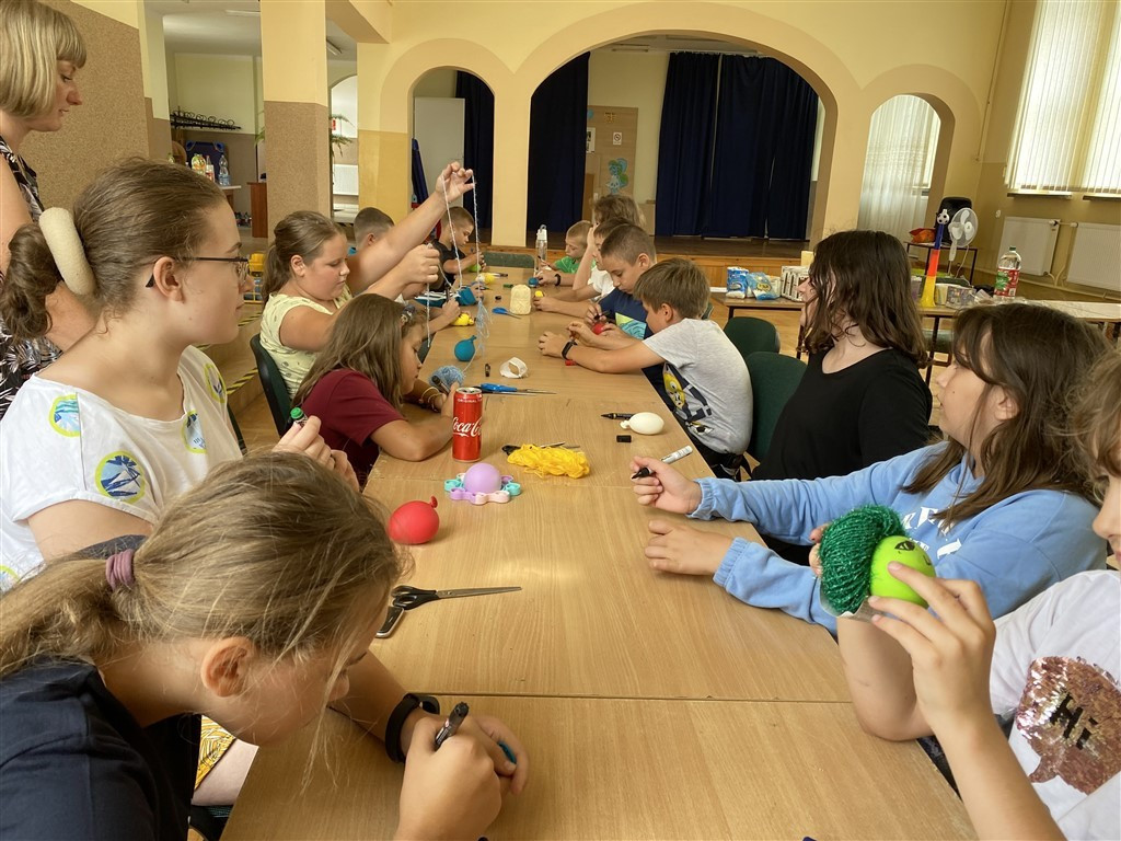 Wakacyjne warsztaty kreatywne w Wołajowicach - ZDJĘCIA