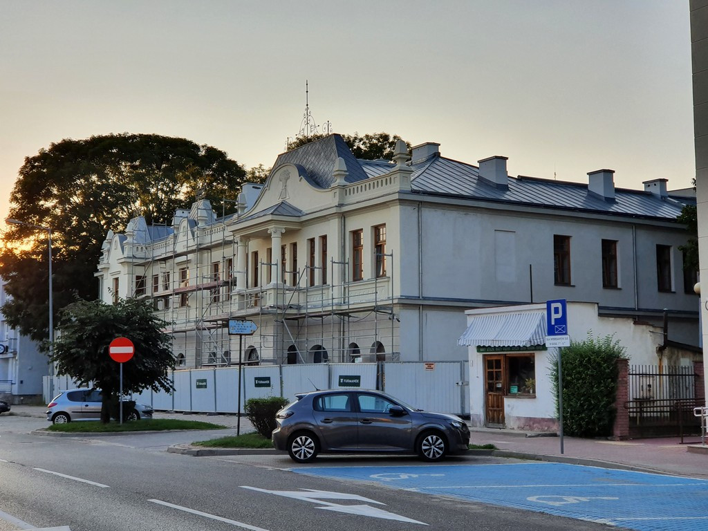 Hrubieszów: Remont budynku Syndykatu Rolniczego c.d. - ZDJĘCIA