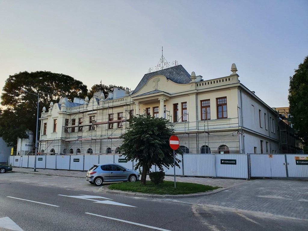 Hrubieszów: Remont budynku Syndykatu Rolniczego c.d. - ZDJĘCIA