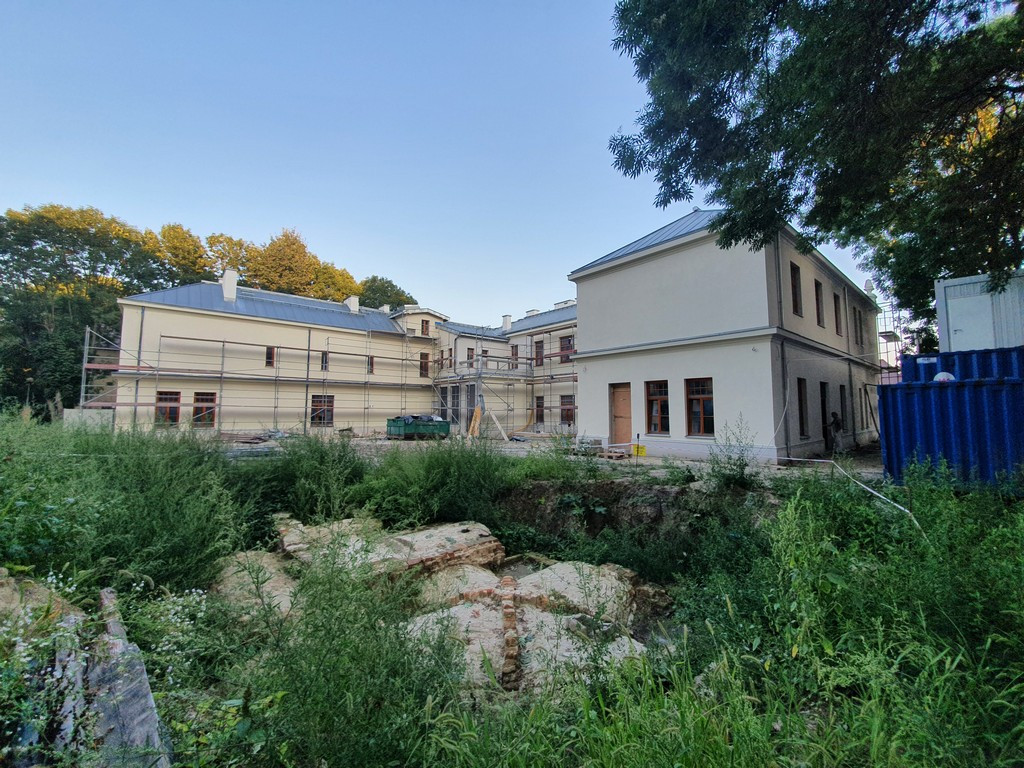Hrubieszów: Remont budynku Syndykatu Rolniczego c.d. - ZDJĘCIA