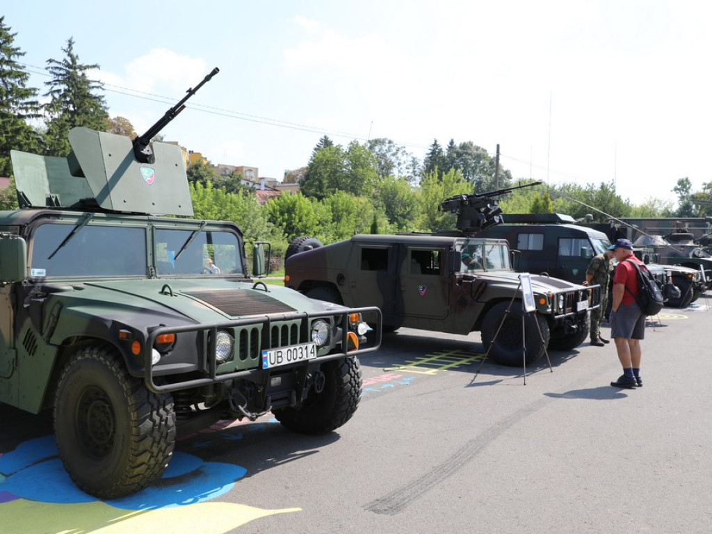 Hrubieszów: Trwa piknik z okazji Święta Wojska Polskiego - ZDJĘCIA