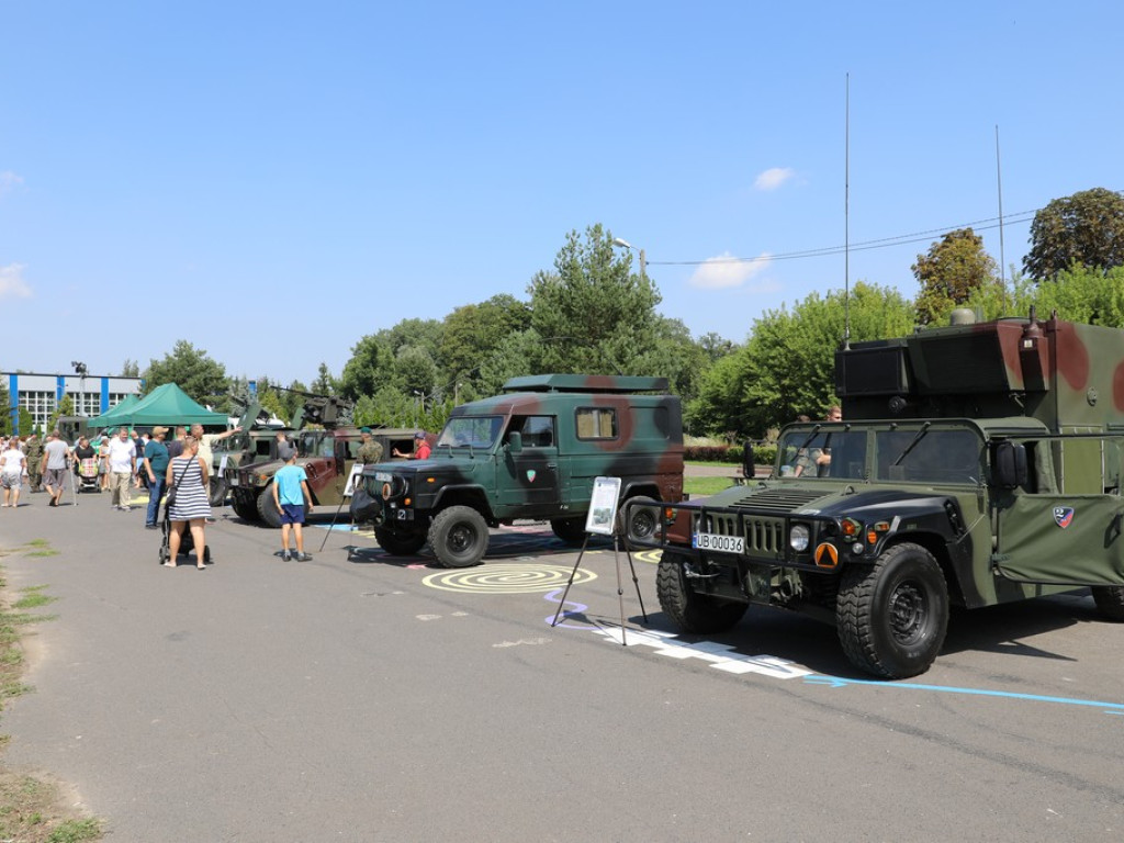 Hrubieszów: Trwa piknik z okazji Święta Wojska Polskiego - ZDJĘCIA