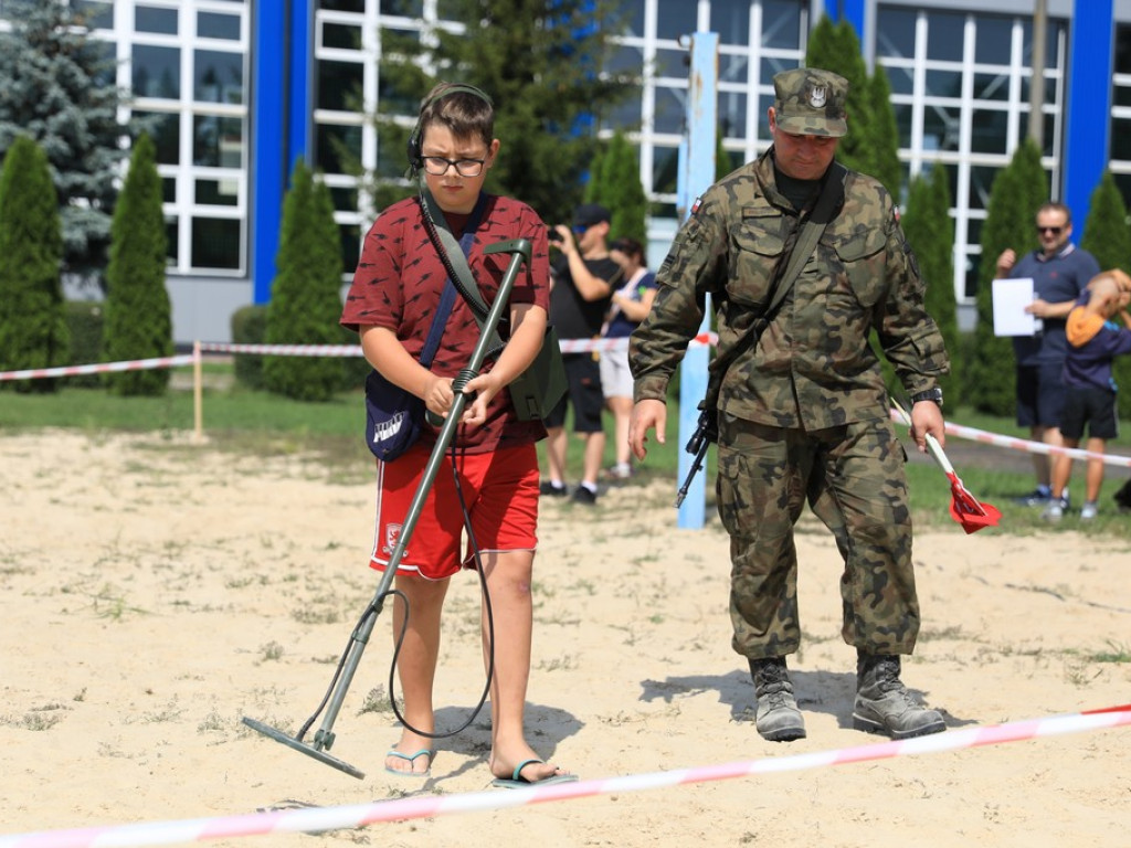 Hrubieszów: Trwa piknik z okazji Święta Wojska Polskiego - ZDJĘCIA