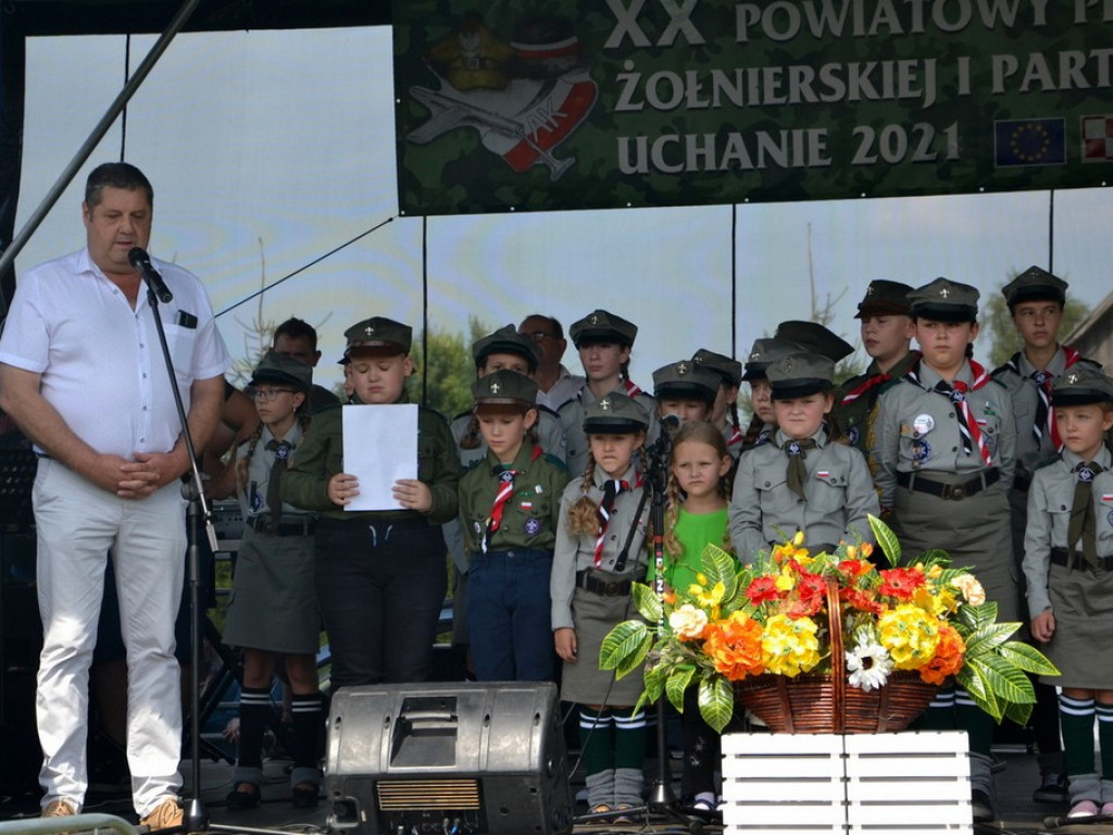 Za nami jubileuszowy  XX Powiatowy Przegląd Piosenki Żołnierskiej i Partyzanckiej - Uchanie 2021 - ZDJĘCIA