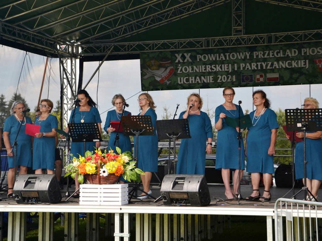 Za nami jubileuszowy  XX Powiatowy Przegląd Piosenki Żołnierskiej i Partyzanckiej - Uchanie 2021 - ZDJĘCIA