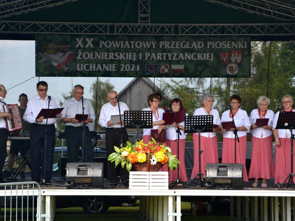 Za nami jubileuszowy  XX Powiatowy Przegląd Piosenki Żołnierskiej i Partyzanckiej - Uchanie 2021 - ZDJĘCIA