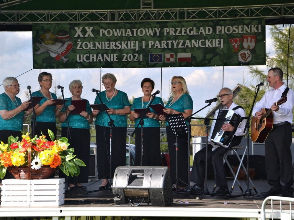 Za nami jubileuszowy  XX Powiatowy Przegląd Piosenki Żołnierskiej i Partyzanckiej - Uchanie 2021 - ZDJĘCIA