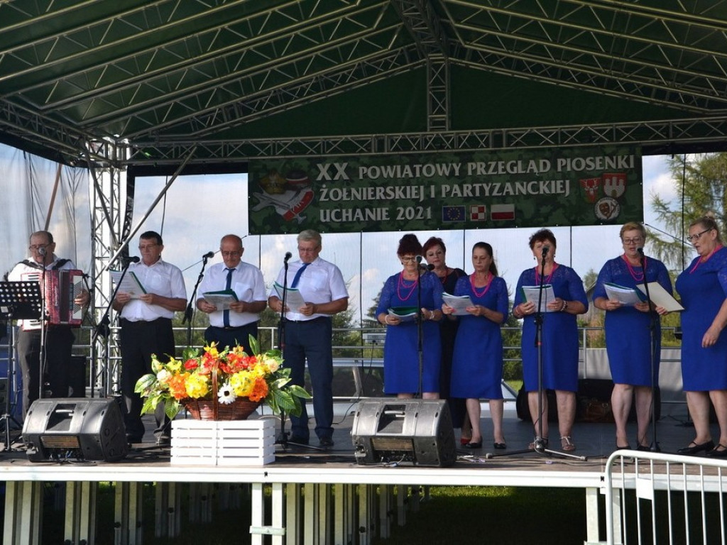 Za nami jubileuszowy  XX Powiatowy Przegląd Piosenki Żołnierskiej i Partyzanckiej - Uchanie 2021 - ZDJĘCIA