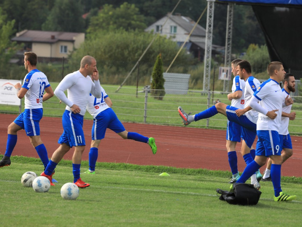 Unia - Huczwa 0:3. Koniec pucharowej przygody - ZDJĘCIA, WIDEO