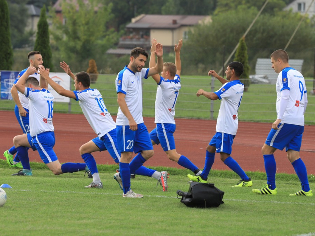 Unia - Huczwa 0:3. Koniec pucharowej przygody - ZDJĘCIA, WIDEO